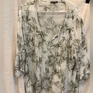 2XL top with 3/4 sleeves slightly worn